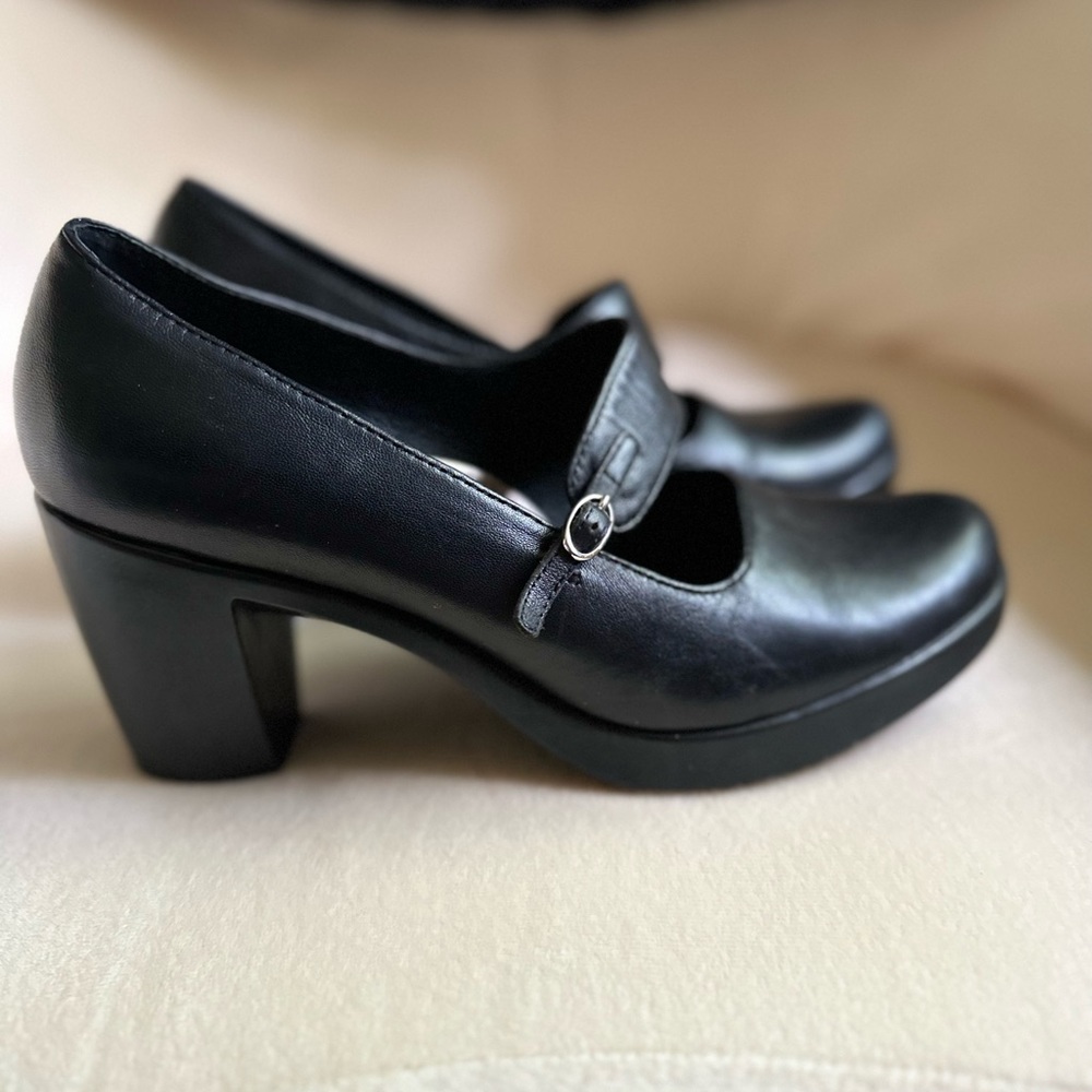 Dansko leather shoes 3 inch heal, size 37